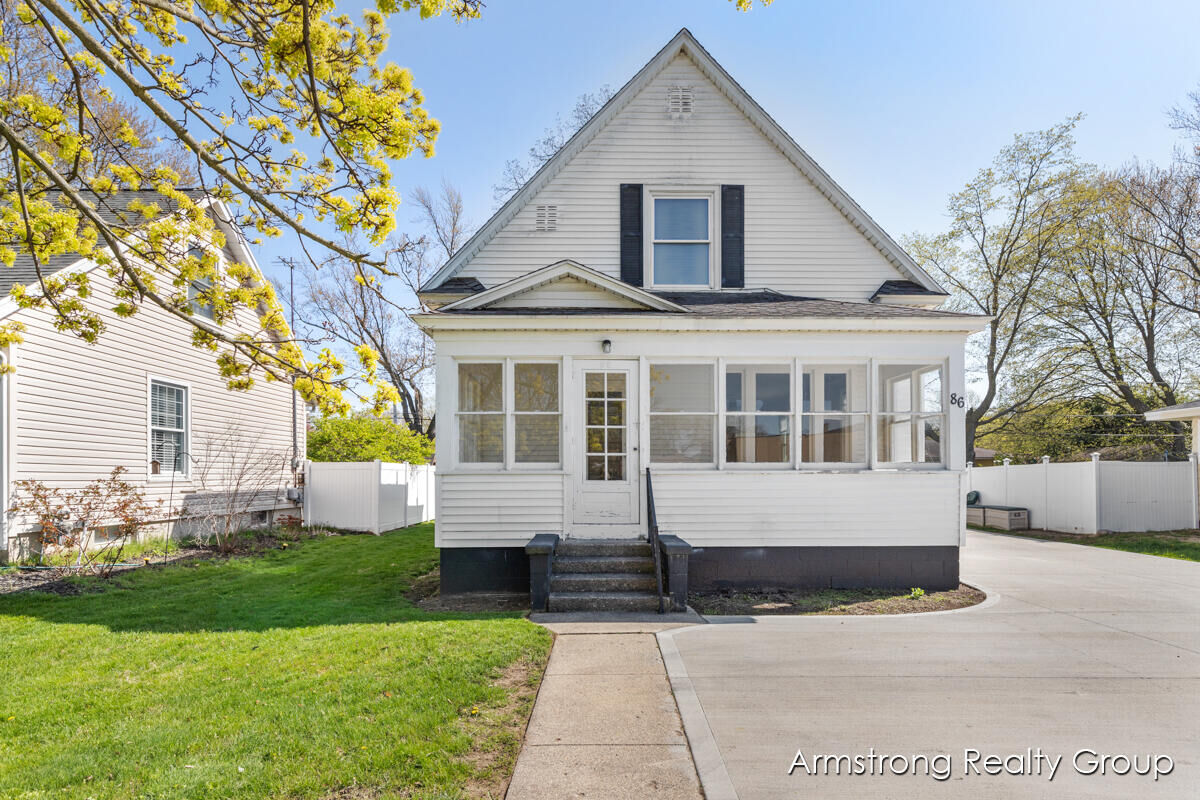 Property Photo:  86 W 32nd Street  MI 49423 