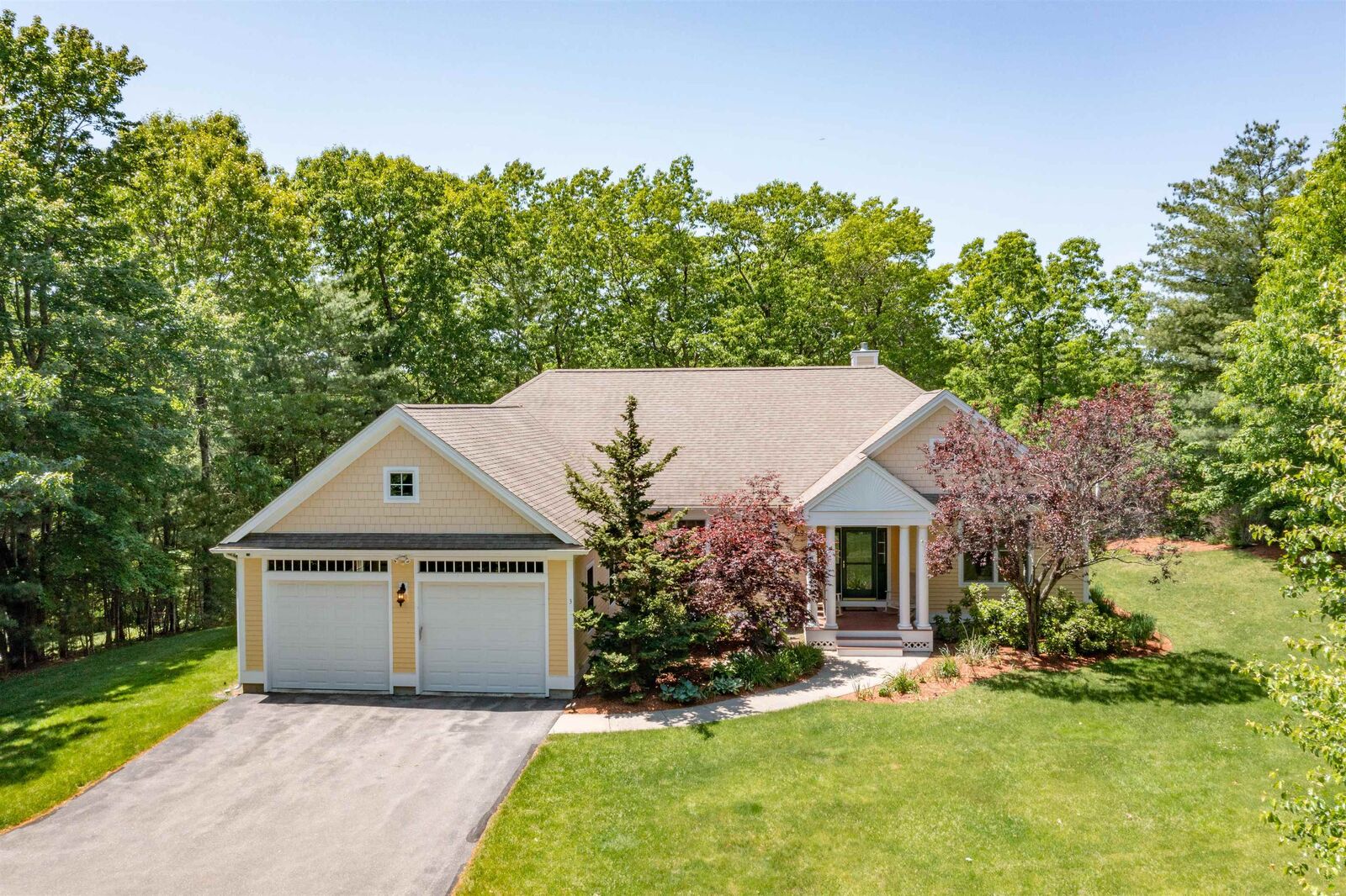 Property Photo: 3 Taylor'S Way NH 03049