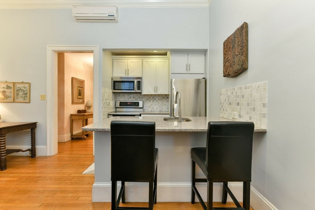 Property Photo:  86 Commonwealth Ave 2R  MA 02126 