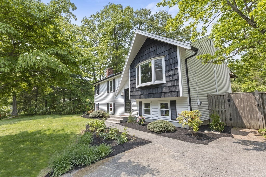 Property Photo:  12 Barrows Ct  MA 02766 