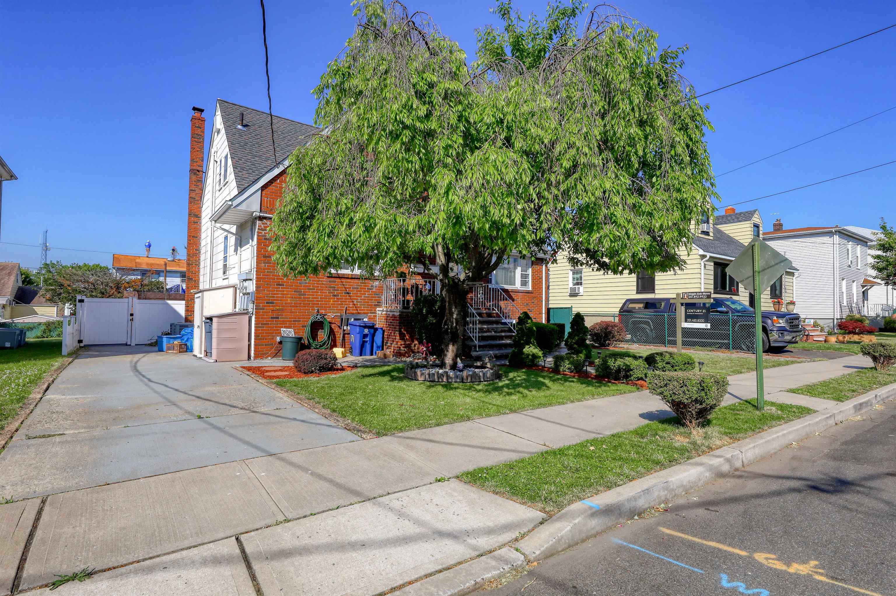 Property Photo:  171 Charles St  NJ 07094 