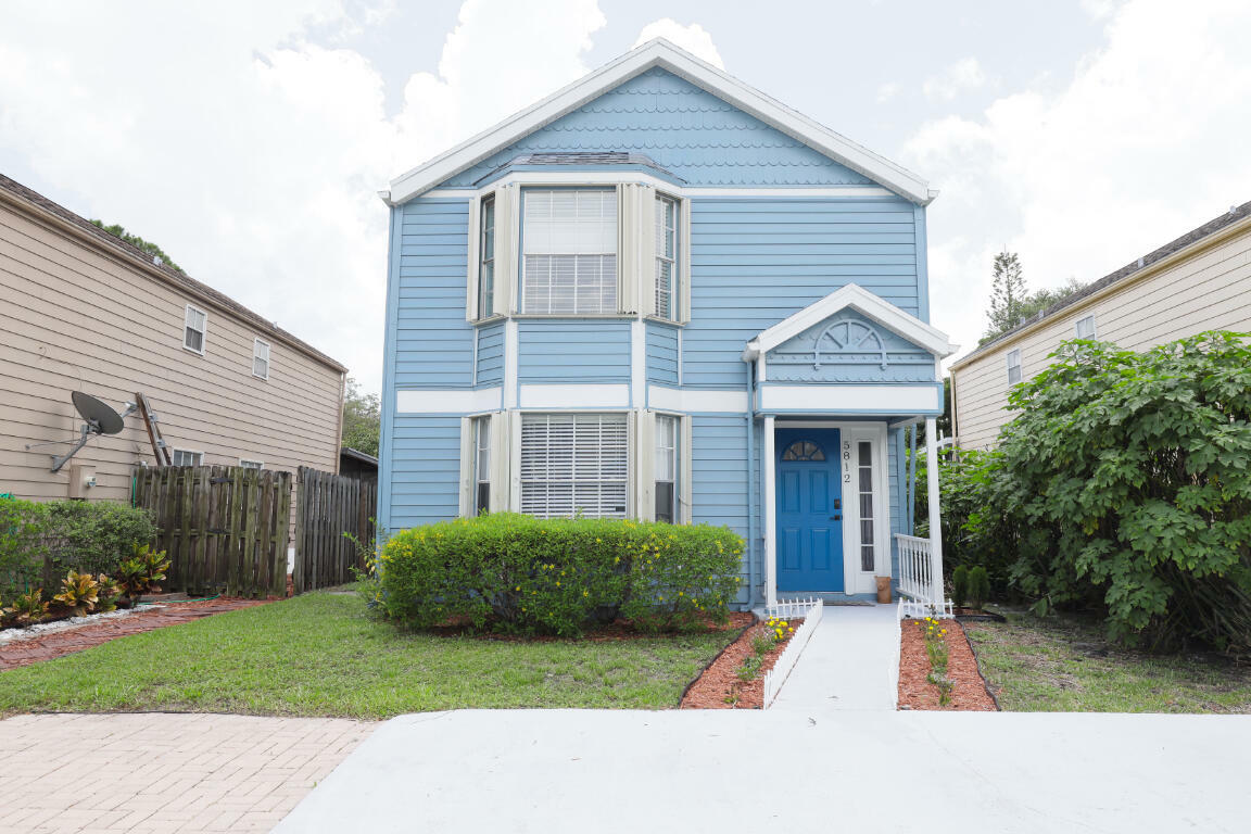 Property Photo:  5812 Dewberry Way  FL 33415 