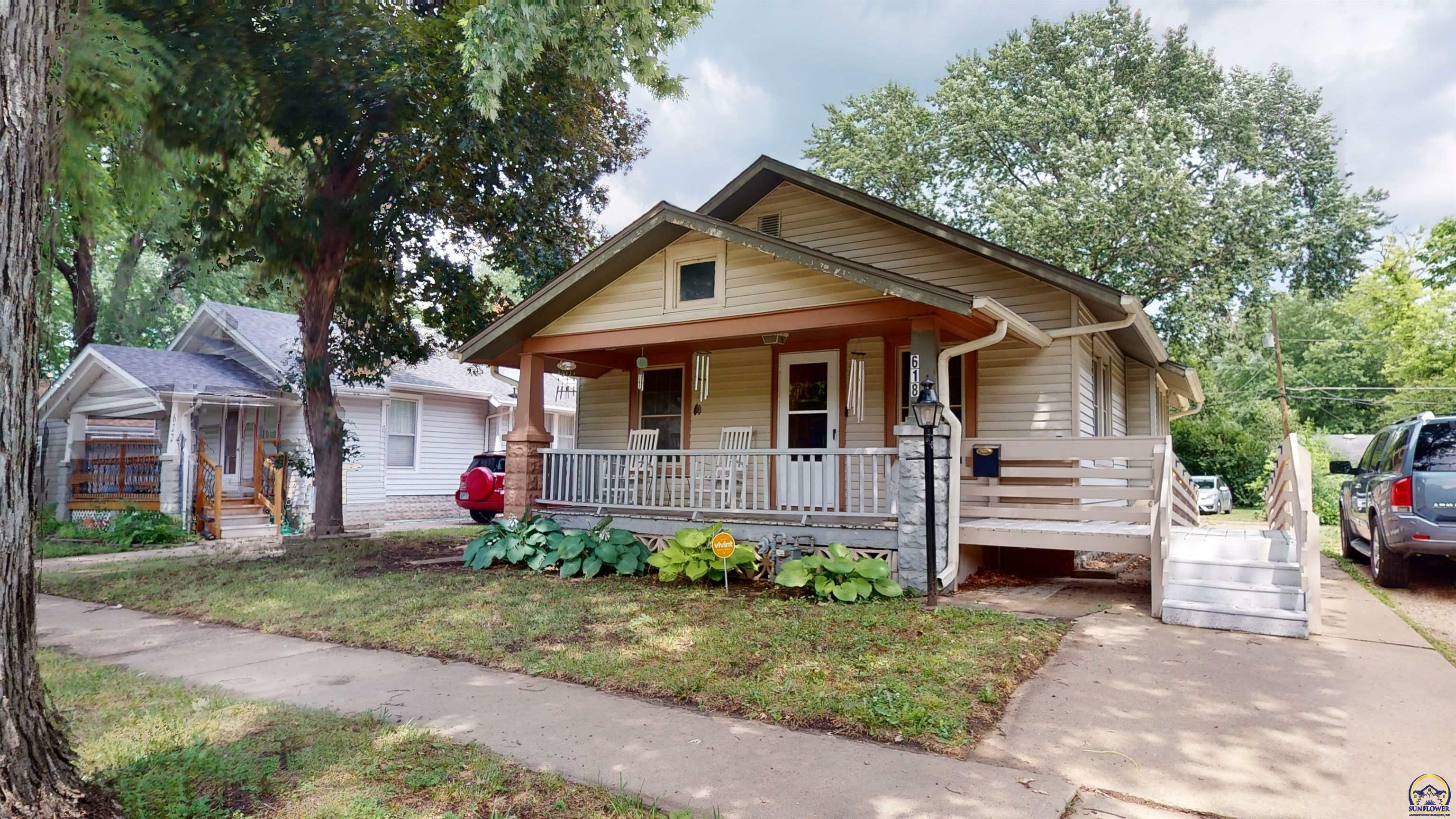 Property Photo:  618 NE Ohio Ave  KS 66616 