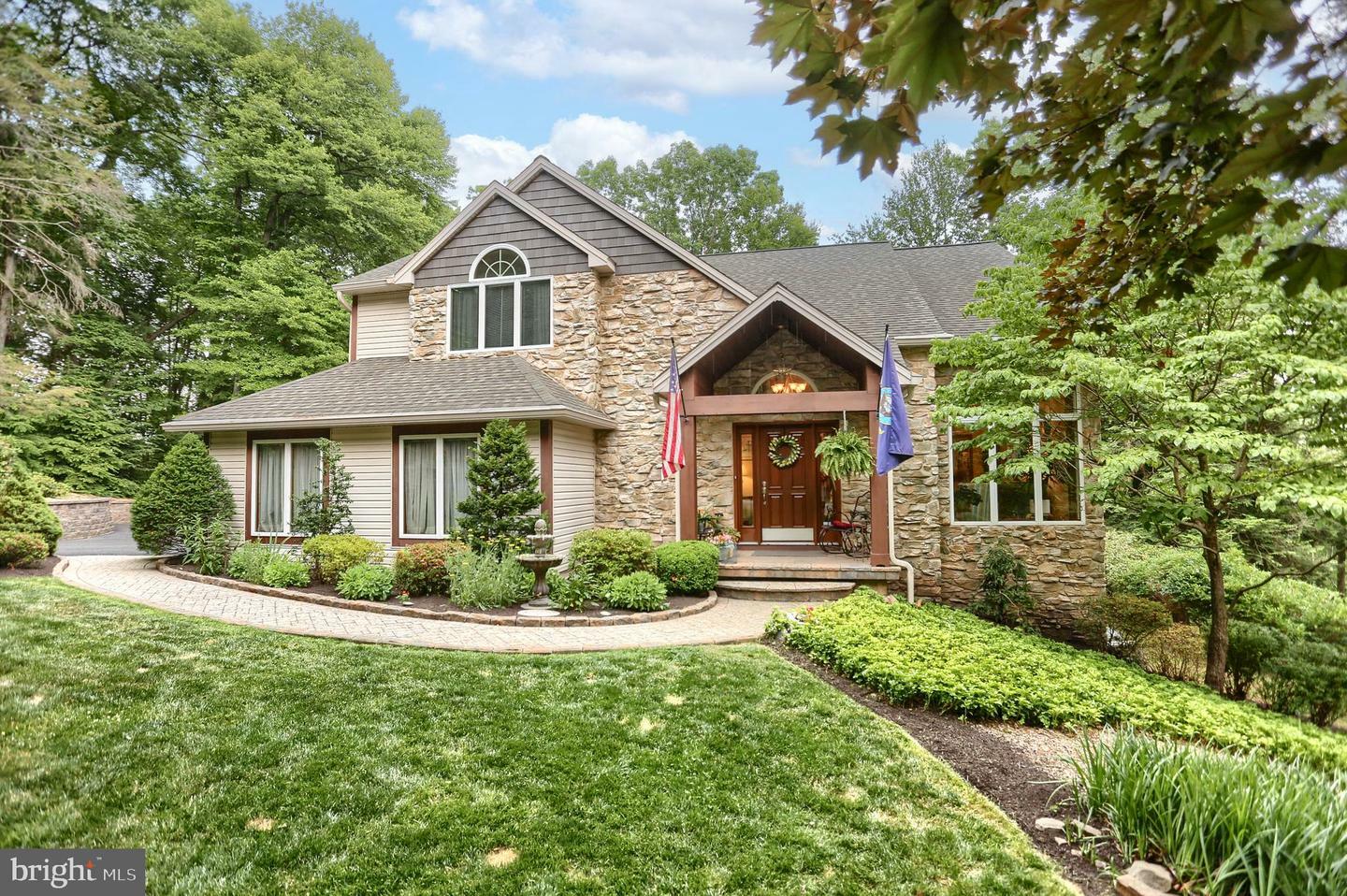 Property Photo: 5005 Mountain Ridge Lane PA 17112