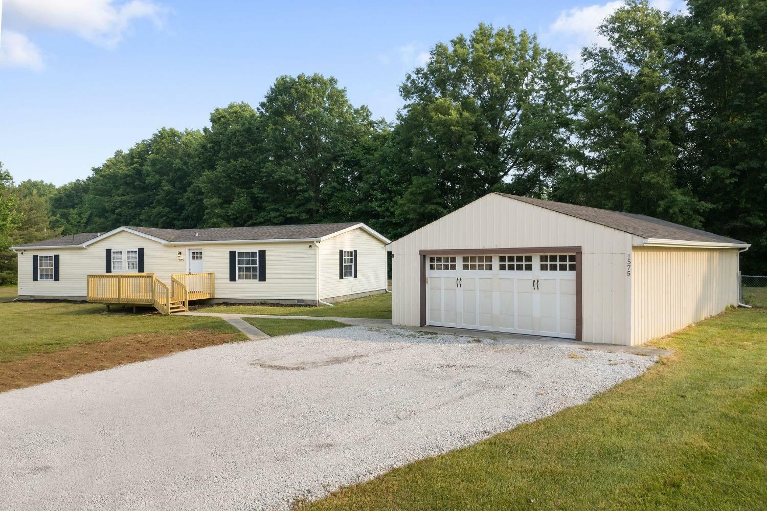 Property Photo: 1575 Friendly Ln OH 45176