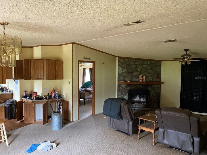 Property Photo: 526 Sunrise Boulevard FL 33868