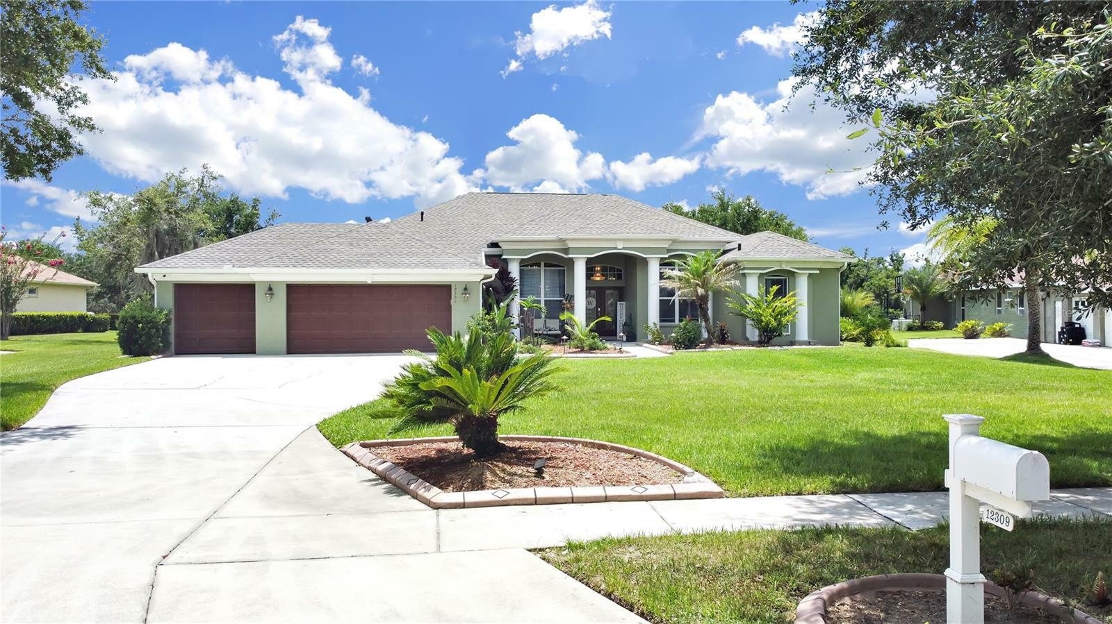 Property Photo:  12309 Creek Edge Drive  FL 33579 