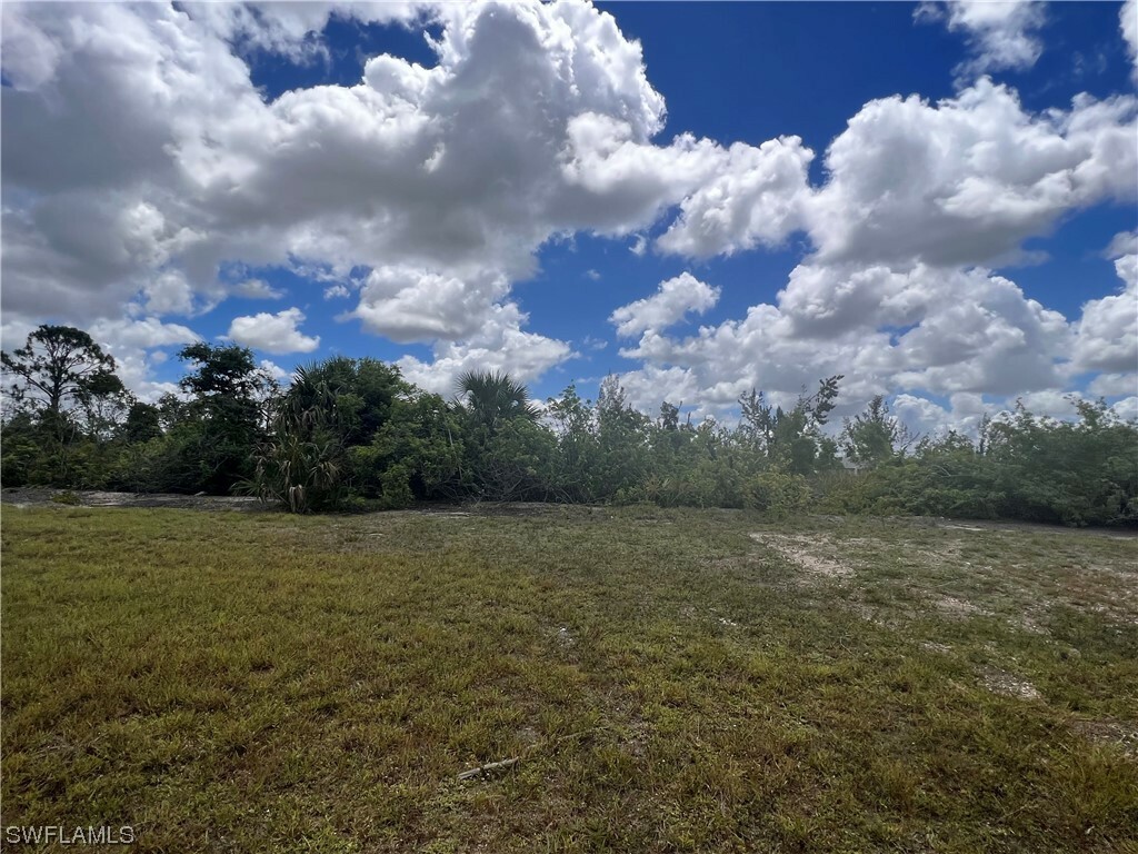 Property Photo:  1139 NW 28th Place  FL 33993 