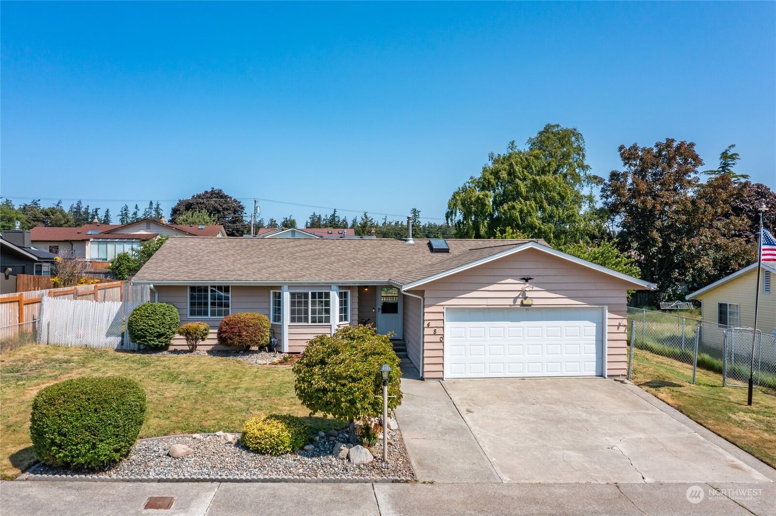 Property Photo:  480 SW 4th Avenue  WA 98277 