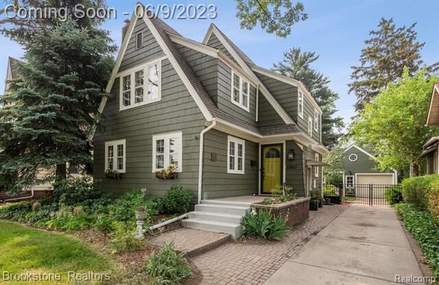 Property Photo: 239 W Oakridge Street MI 48220