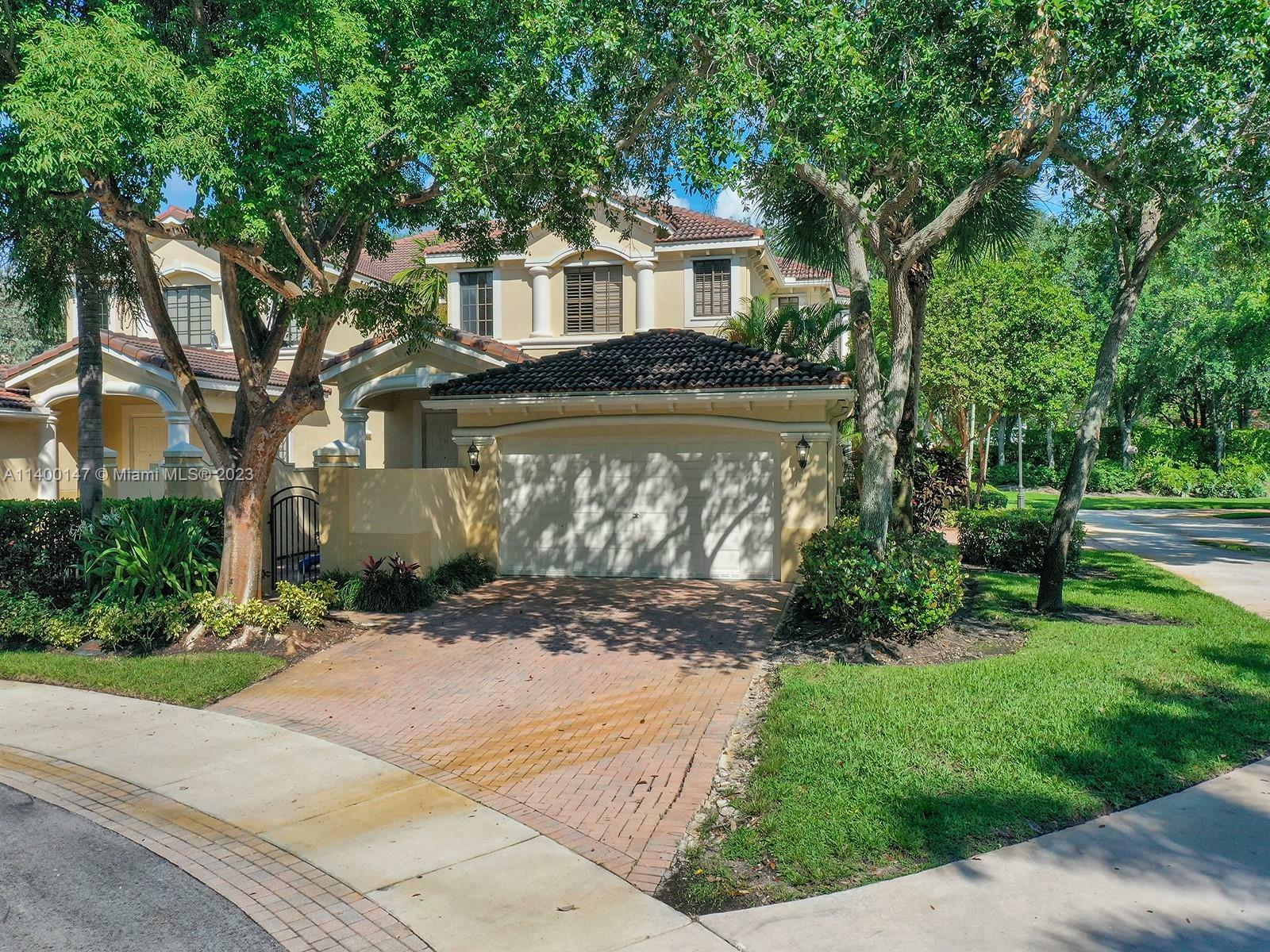 Property Photo:  1519 Passion Vine Cir 2-4  FL 33326 