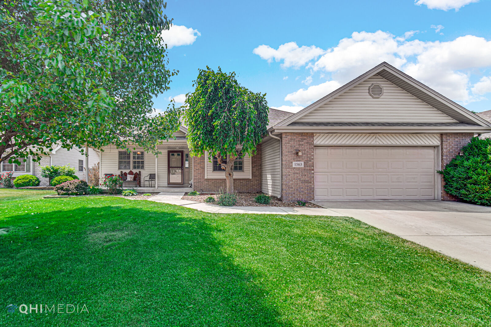 Property Photo: 1563 Sun Ridge Drive IL 60914