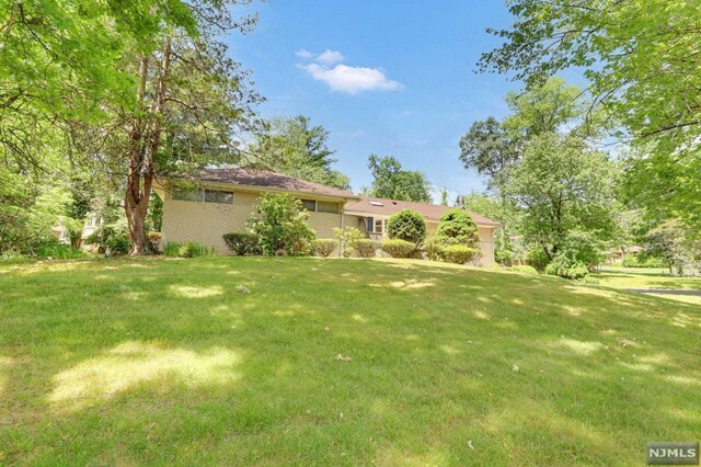 Property Photo: 7 Wierimus Lane NJ 07642