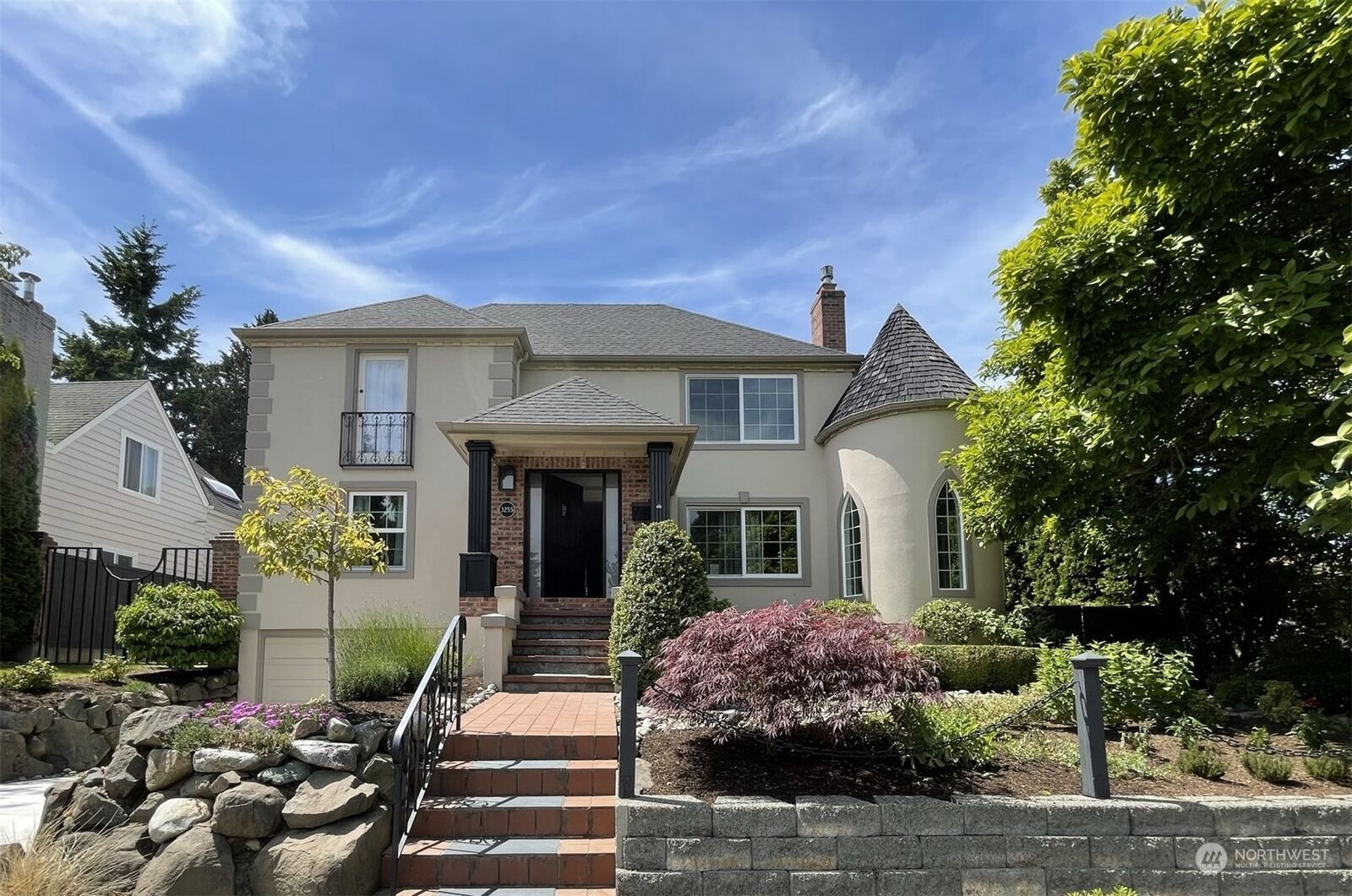 Property Photo:  3255 W Viewmont Way W  WA 98199 