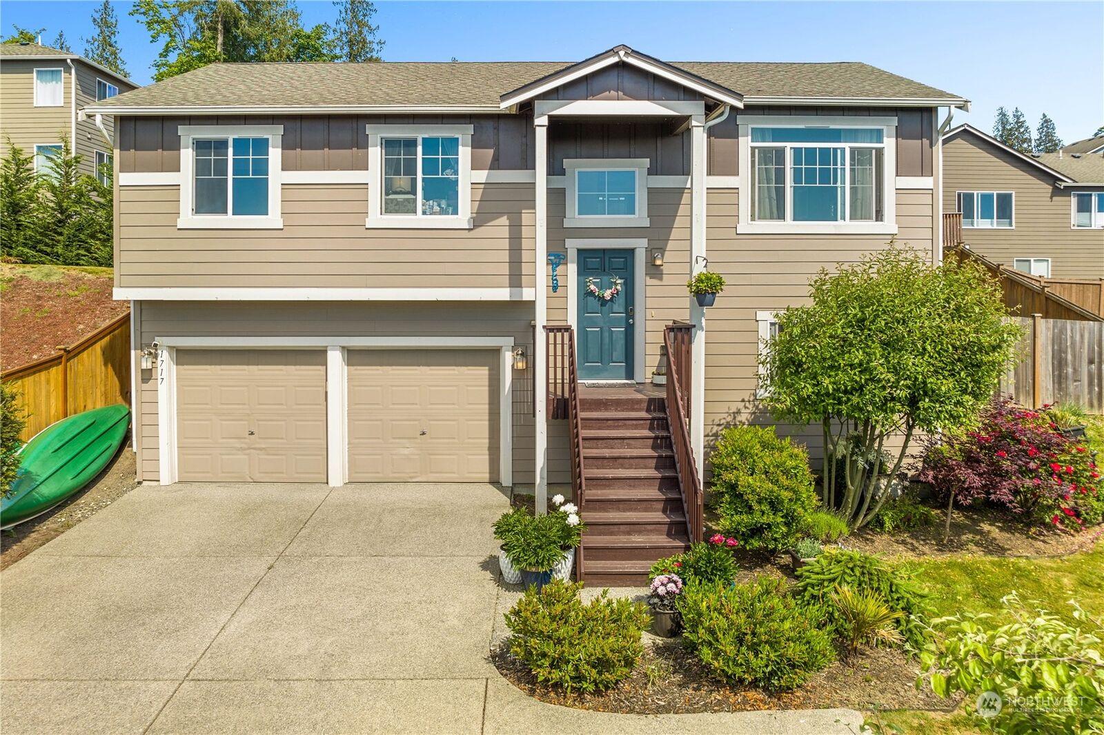 Property Photo:  1717 71st Avenue SE  WA 98258 