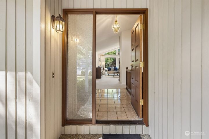 Property Photo:  11624 NE 102nd Place  WA 98033 