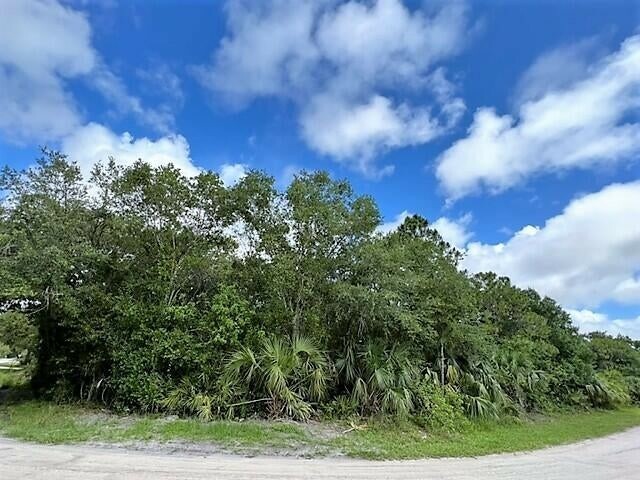 Property Photo:  8921 100th Avenue  FL 32967 