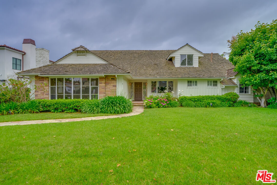 Property Photo:  713   Walden Dr  CA 90210 