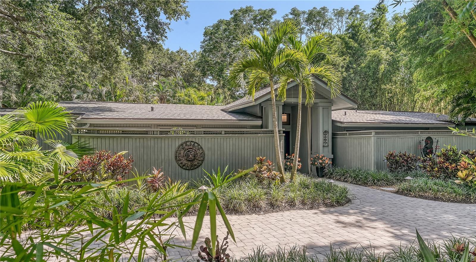 Property Photo: 1642 Shoreland Drive FL 34239