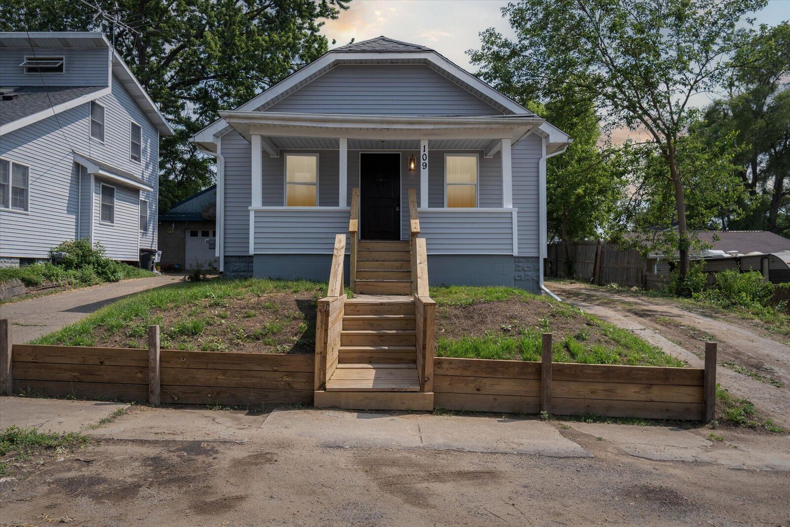 Property Photo:  109 Cass Ave Avenue  MI 49203 