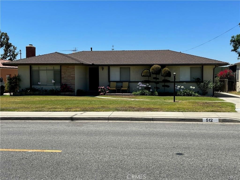 Property Photo:  512 E Elm Street  CA 92821 