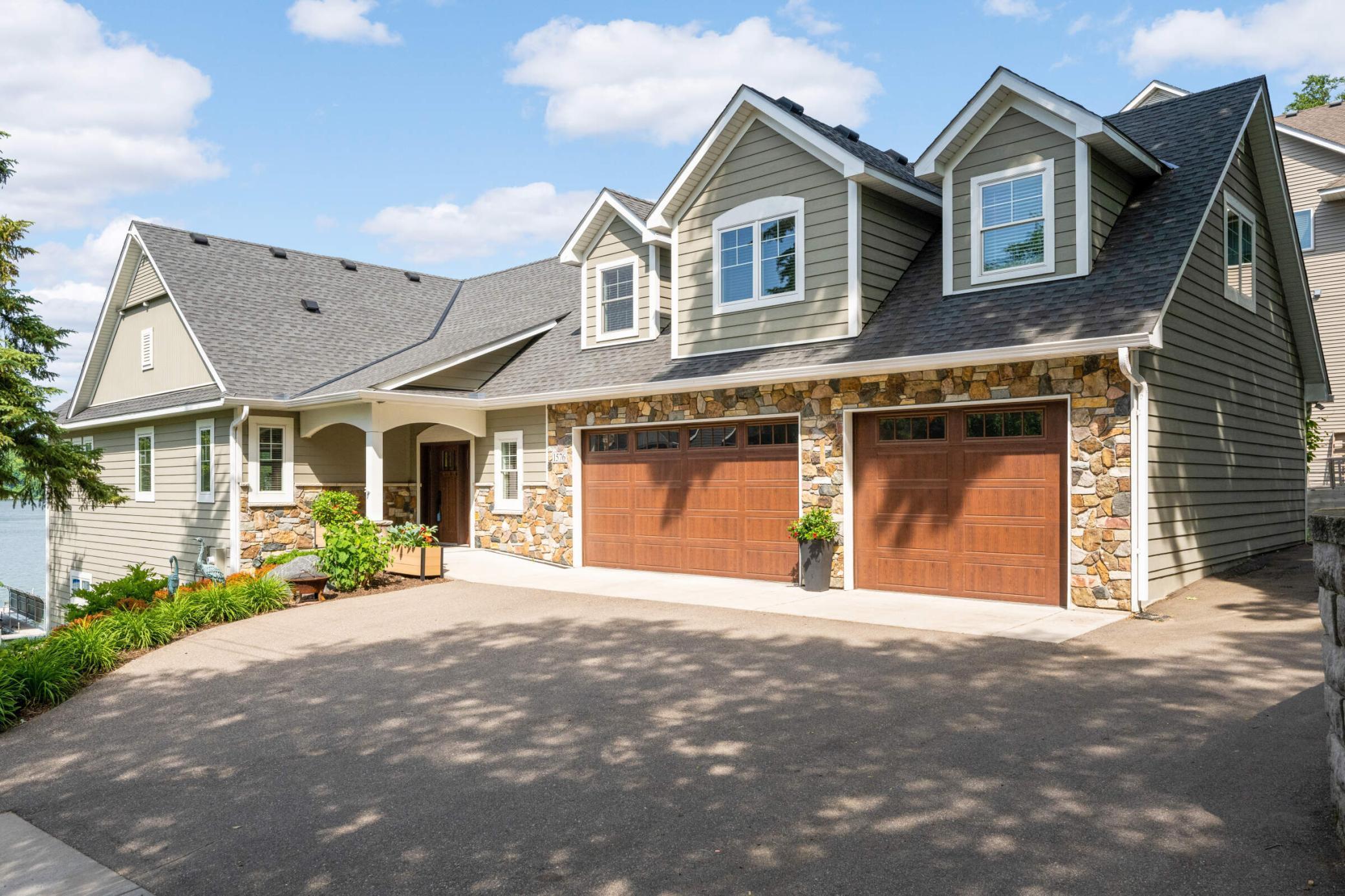 Property Photo: 1576 Finch Lane MN 55364