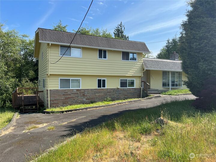 House for sale in Cosmopolis 261 Holly Lane, Cosmopolis, WA 98537