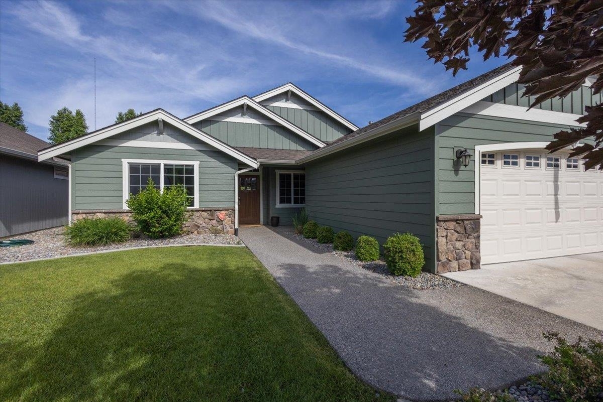 Property Photo:  5043 S Stone Crest Ln  WA 99223 