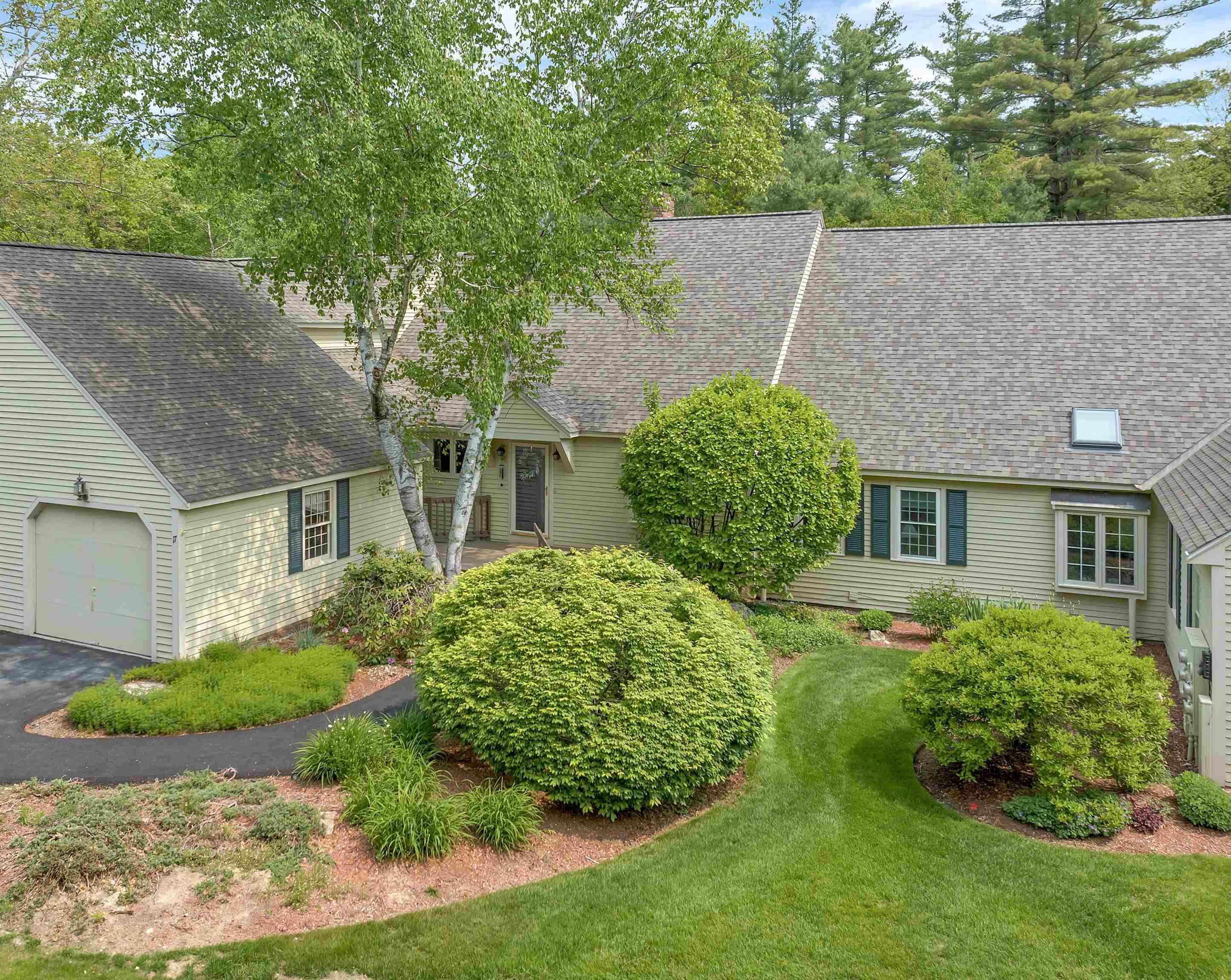 Property Photo:  17 Atherton Lane  NH 03031 