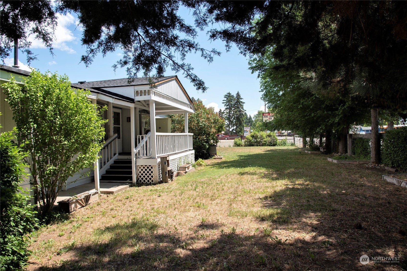 Property Photo:  10780 N Thorp Highway  WA 98946 