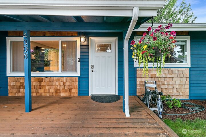 House for sale in Renton 4308 NE 10th Street, Renton, WA 98059