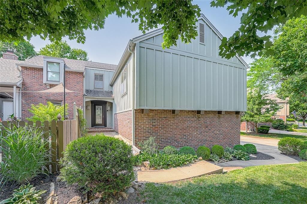 Property Photo: 4407 W 111th Terrace KS 66211