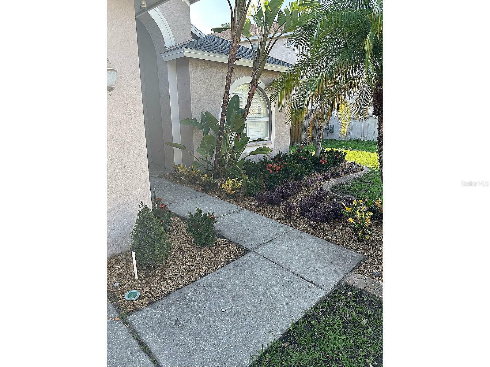 Property Photo:  13724 Ogakor Drive  FL 33579 