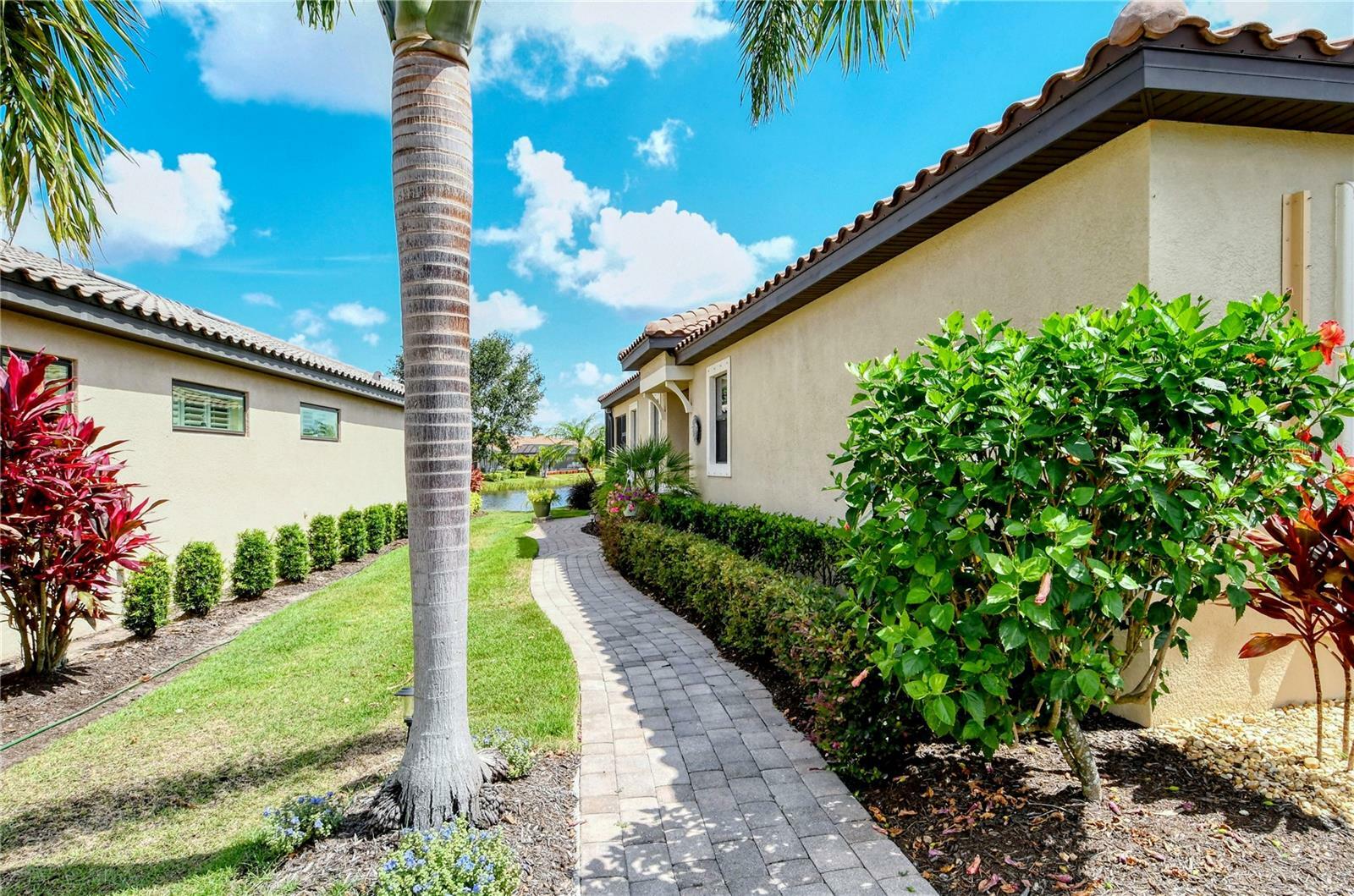 Property Photo:  13207 Torresina Terrace  FL 34211 