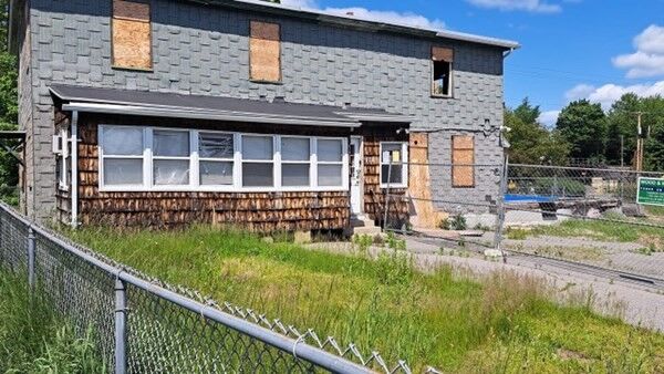 Property Photo: 118-120 Intervale Rd MA 01420