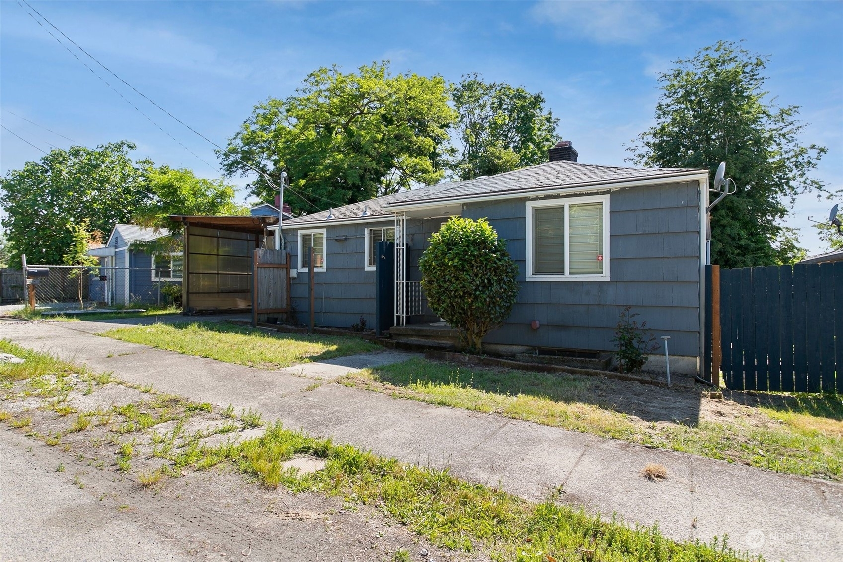 Property Photo:  4225 11th Avenue S  WA 98108 