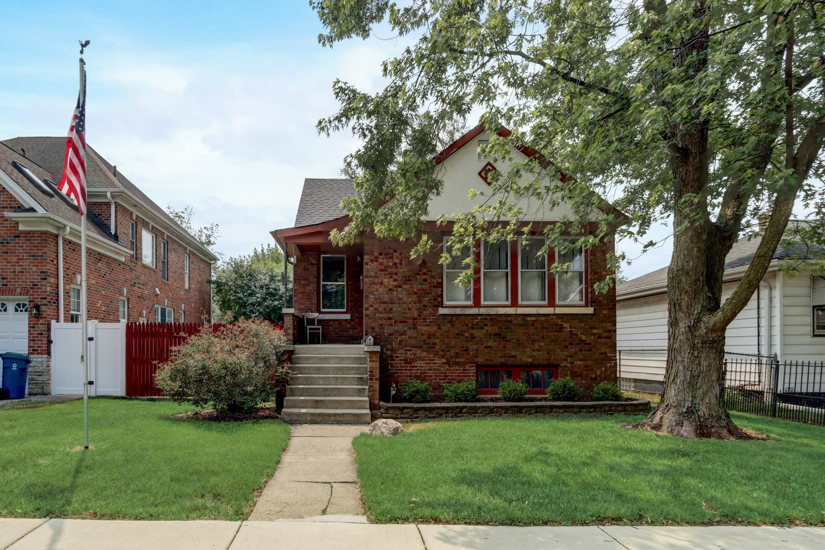 Property Photo: 425 E Berteau Avenue IL 60126