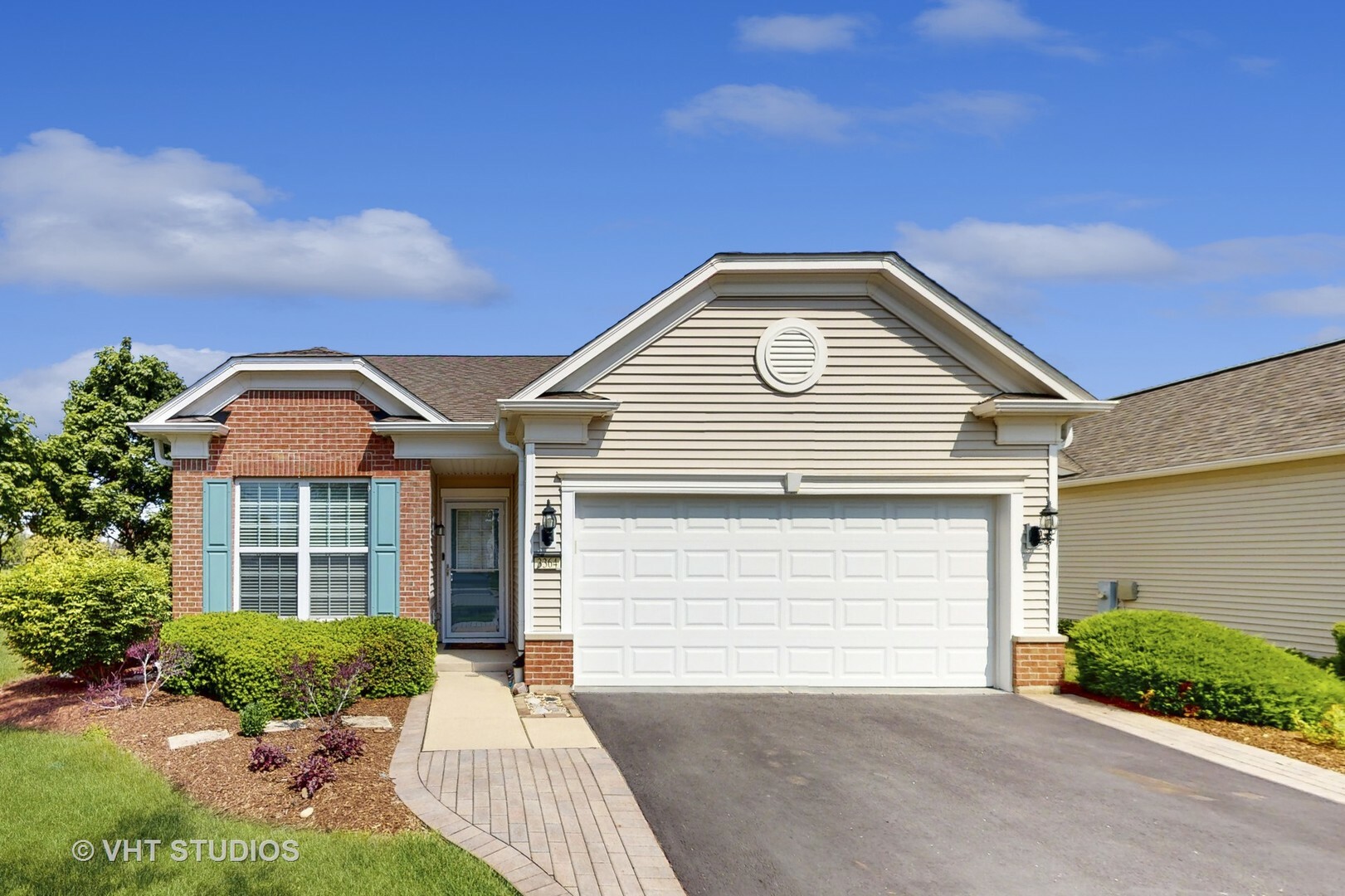 Property Photo: 3364 Comstock Court IL 60060