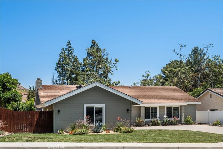519 Lotus Avenue  Thousand Oaks CA 91360 photo