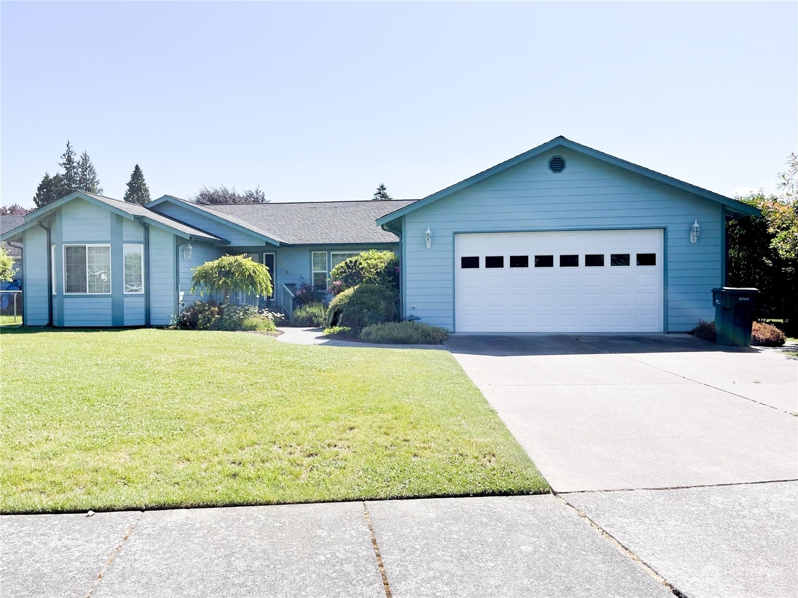 Property Photo:  690 S Wade Place  WA 98233 