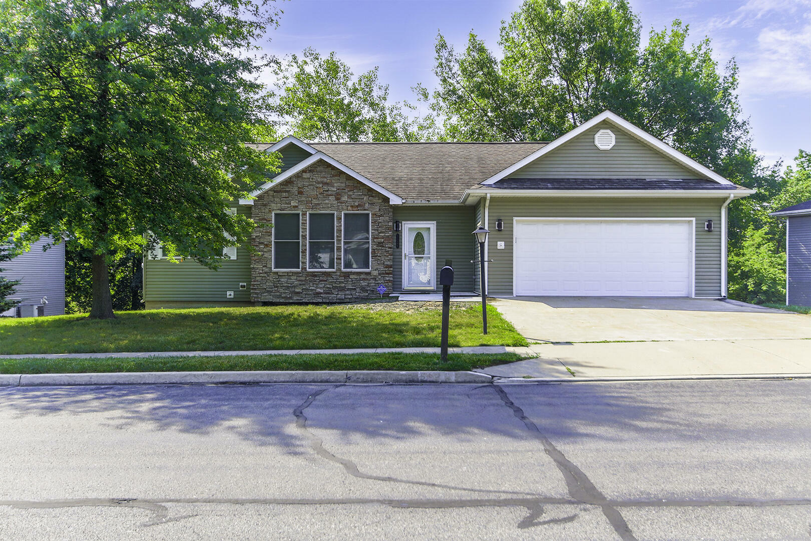 Property Photo:  5126 N Jasmine Way  MO 65202 