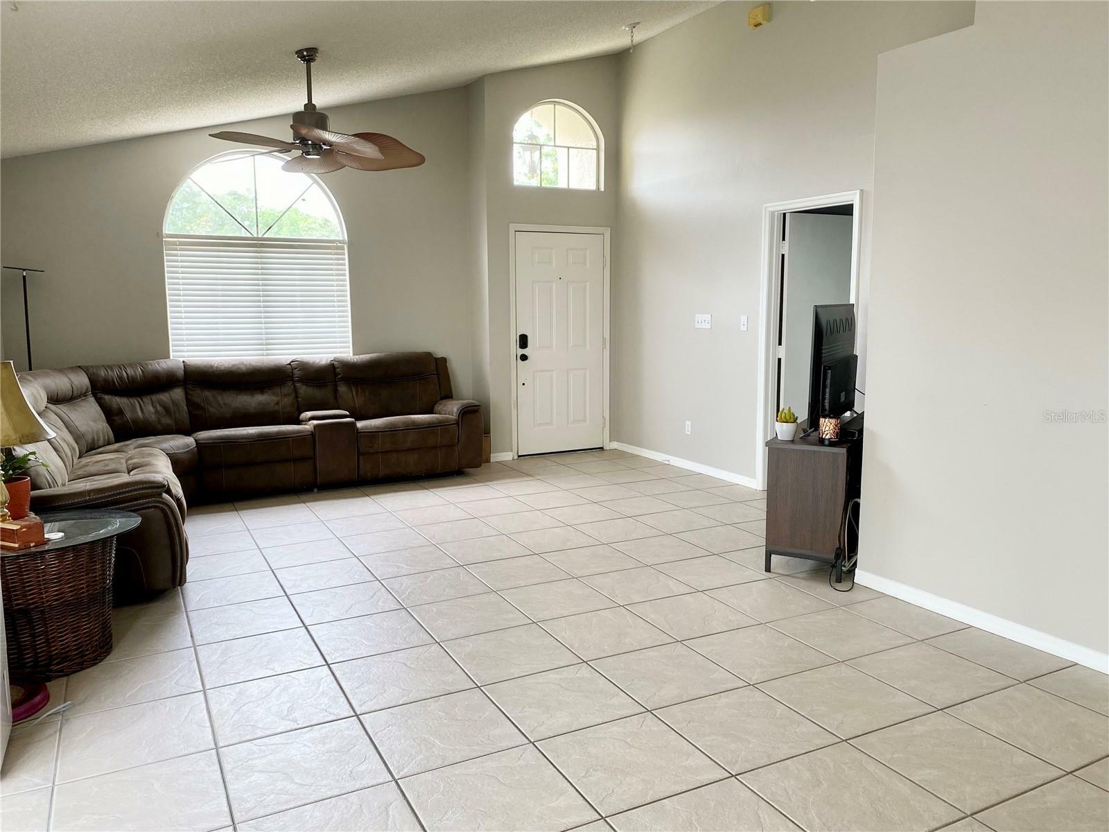 Property Photo: 221 Panorama Drive FL 32708
