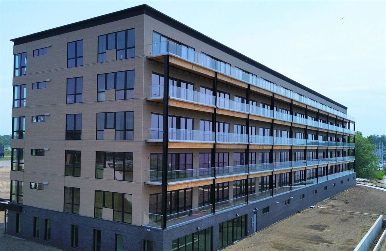 Property Photo: 901 Adelaide Circle 305 MI 49441