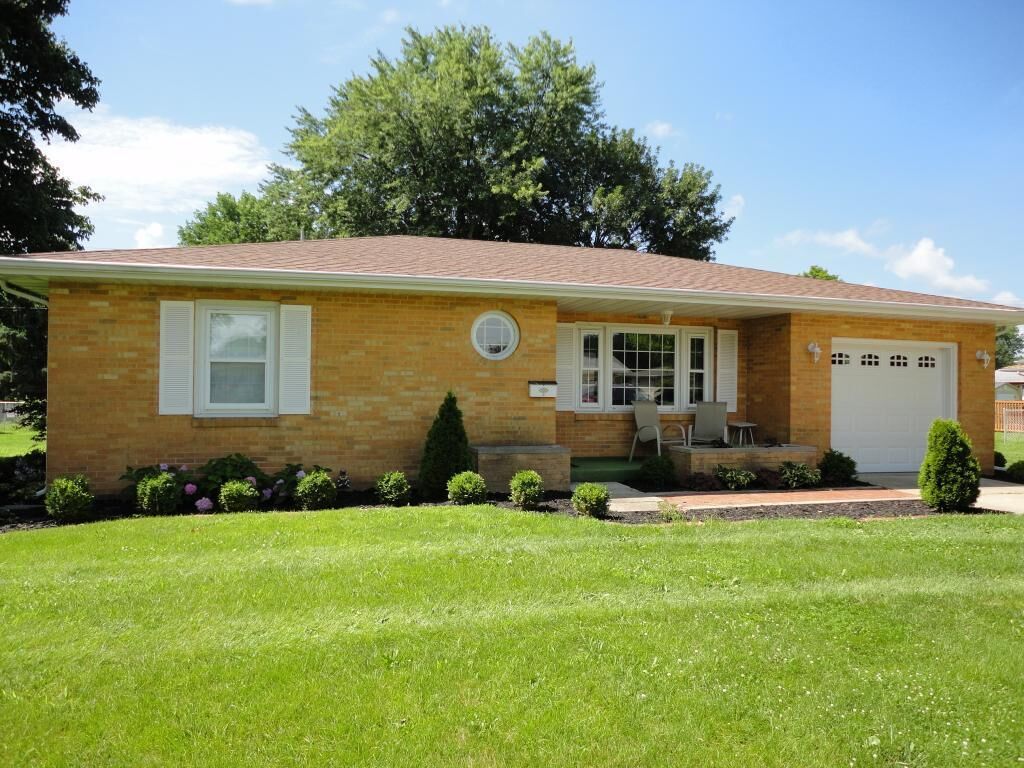 Property Photo:  1201 Rudy Avenue   61938 