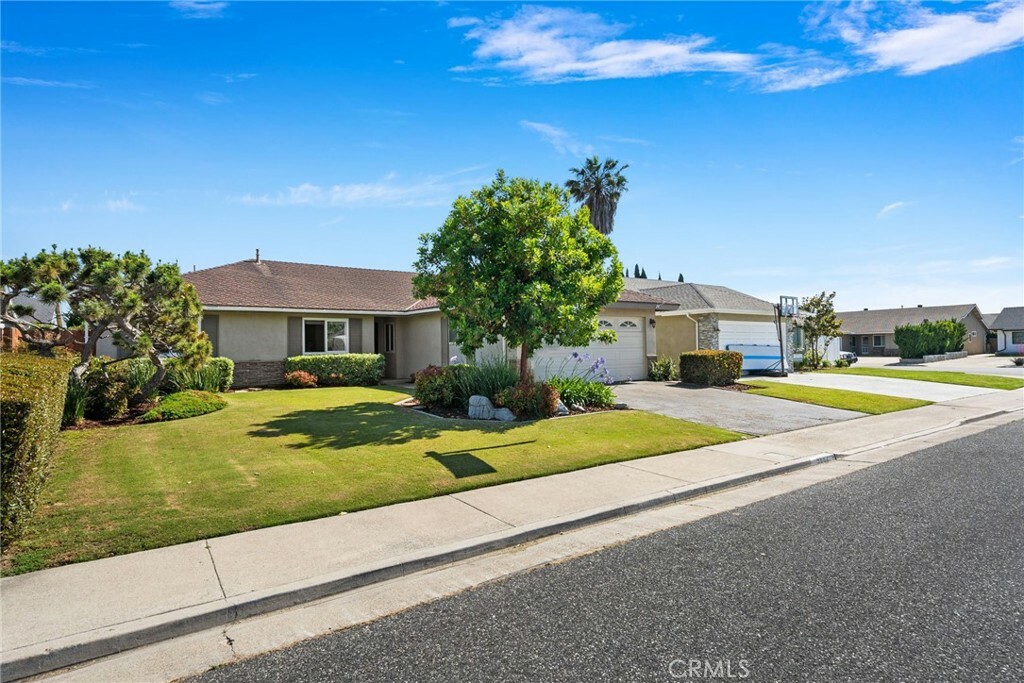 Property Photo: 9682 Delafield Circle CA 92646