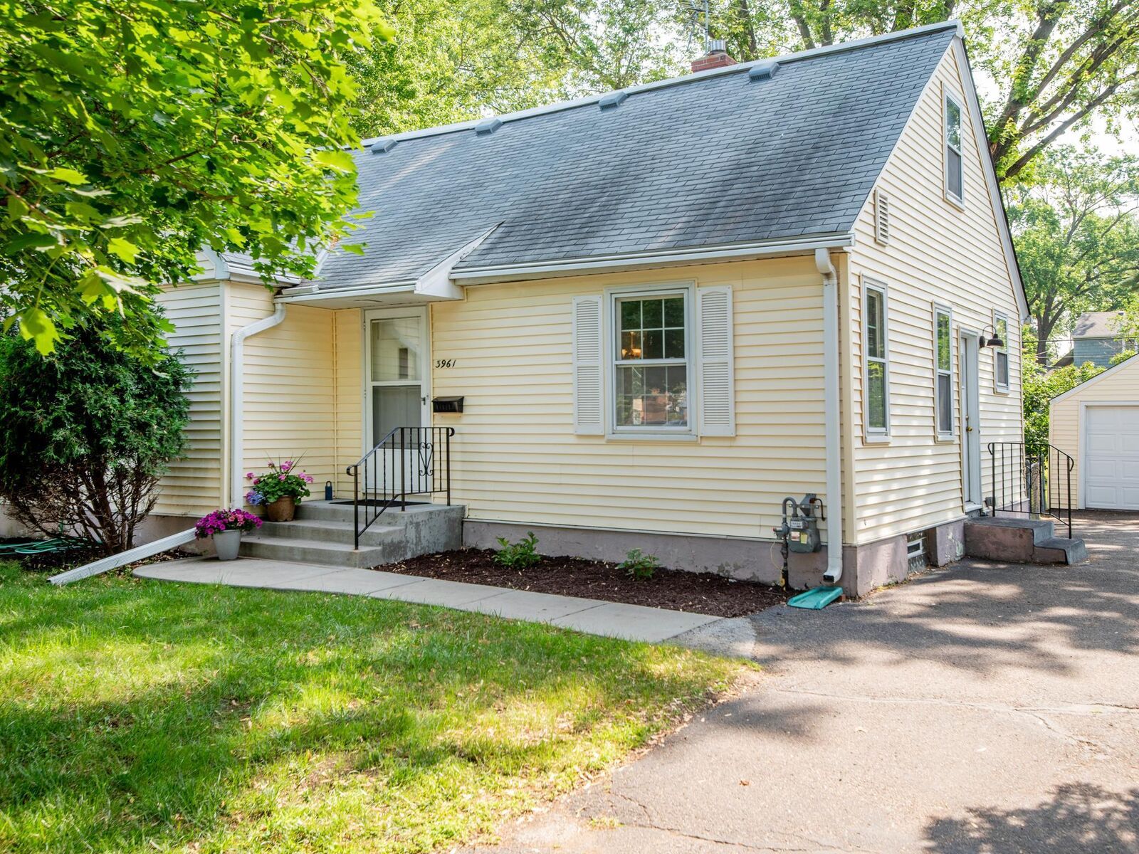 Property Photo: 3961 Quentin Avenue MN 55416