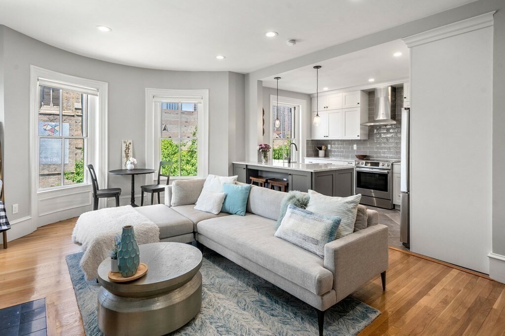 Property Photo:  488-488A Columbus Avenue 5  MA 02118 