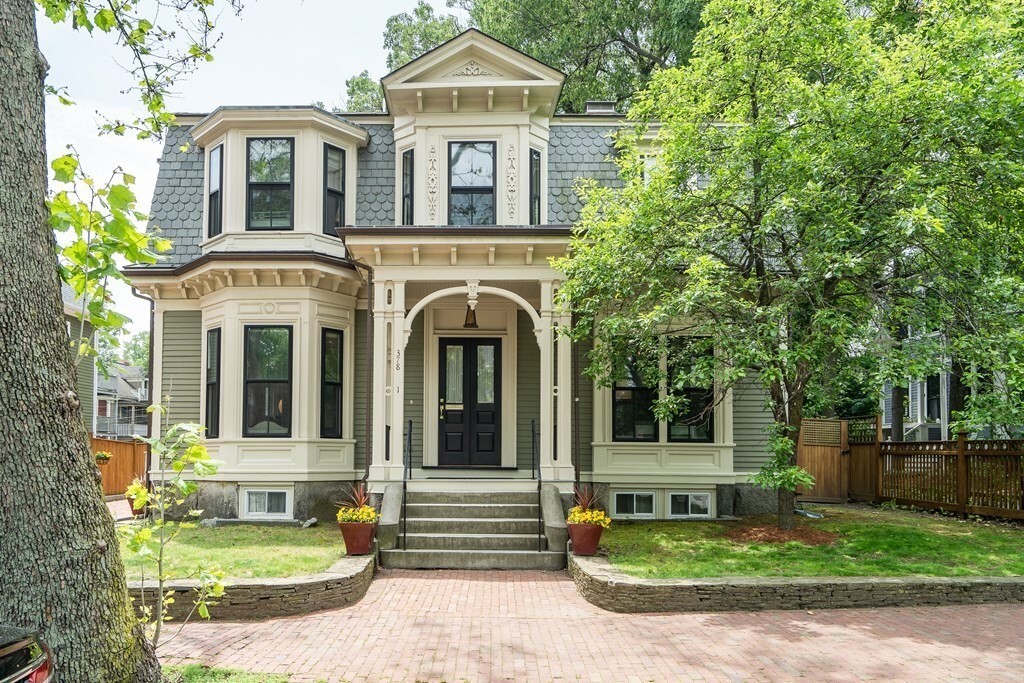 Property Photo:  378 Broadway 1  MA 02139 
