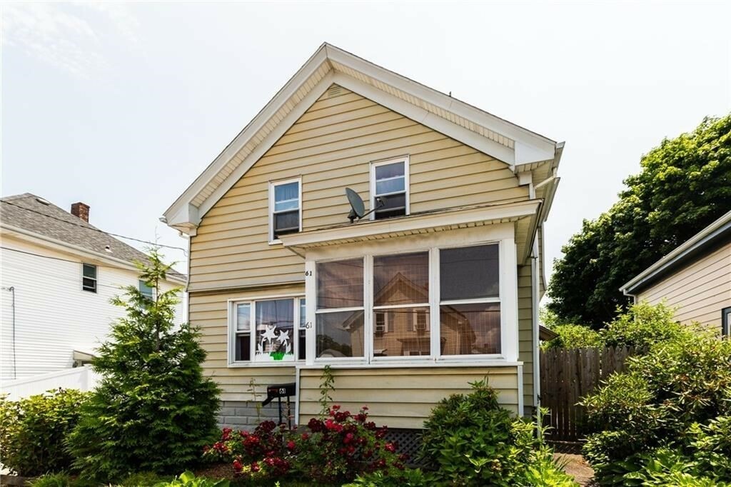 Property Photo:  61 Ivy St  RI 02914 