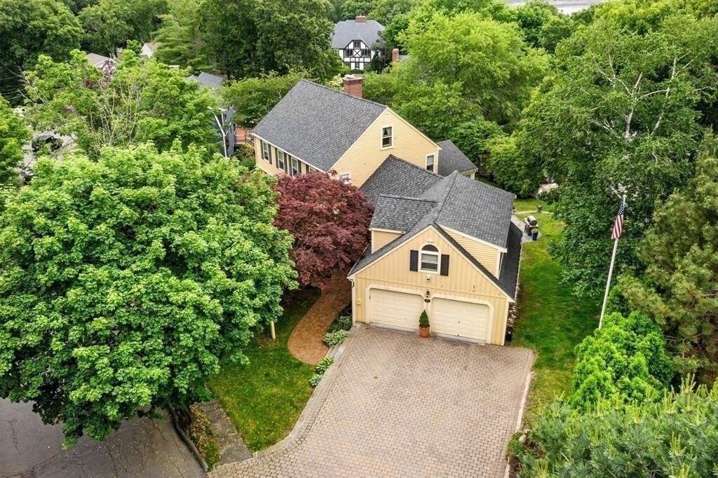 Property Photo: 33 Pinecliff Dr MA 01945